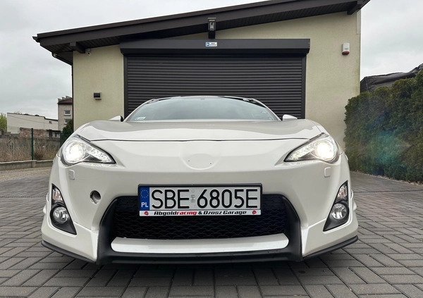 Toyota GT86 cena 89999 przebieg: 70000, rok produkcji 2013 z Serock małe 497